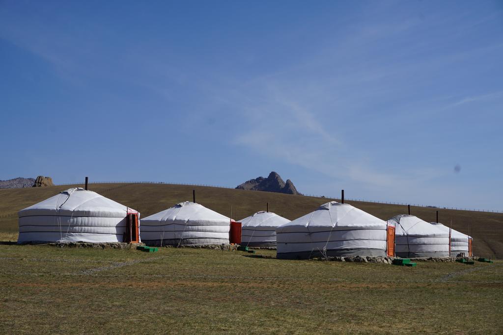 My Mongolia Eco Ger Camp Hotel Nalayh ภายนอก รูปภาพ