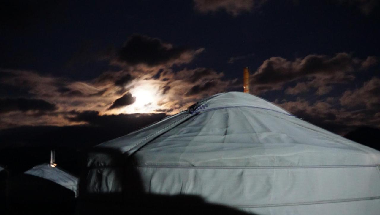 My Mongolia Eco Ger Camp Hotel Nalayh ภายนอก รูปภาพ